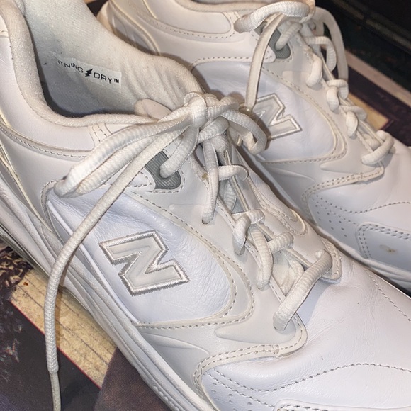 Women’s New Balance 927 Tennis Shoes - Picture 7 of 10
